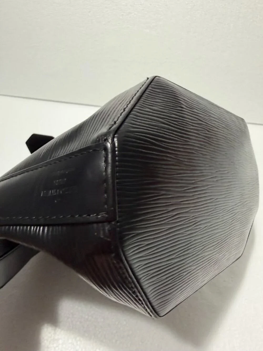 Louis Vuitton Vintage Black Epi Leather Sac d’Epaule Shoulder Bucket Bag